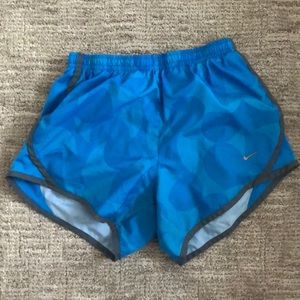 women’s nike lined athletic shorts.